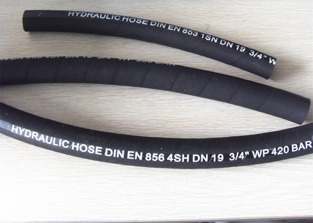 ID 3 / 4&quot; ~ 2&quot; Very High Pressure 4 Wire Hydraulic Hose EN 856 4SH