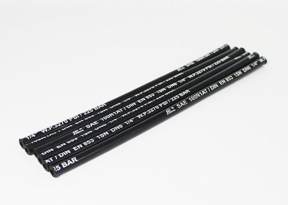 SAE100 R2 High Pressure Hydraulic Hose With Smooth Surface For Machinery Equipment
