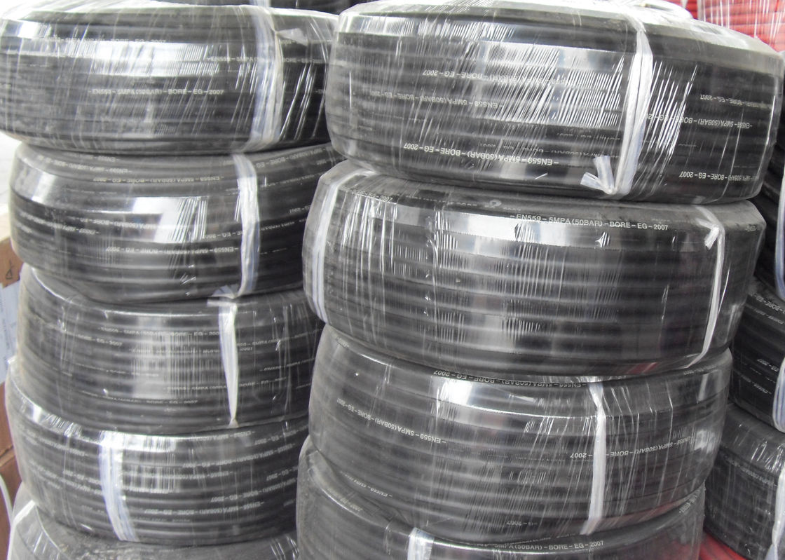 Black Smooth Type 5 / 16'' Fuel Hose 20 Bar For Gas Station 50M / 100M Length